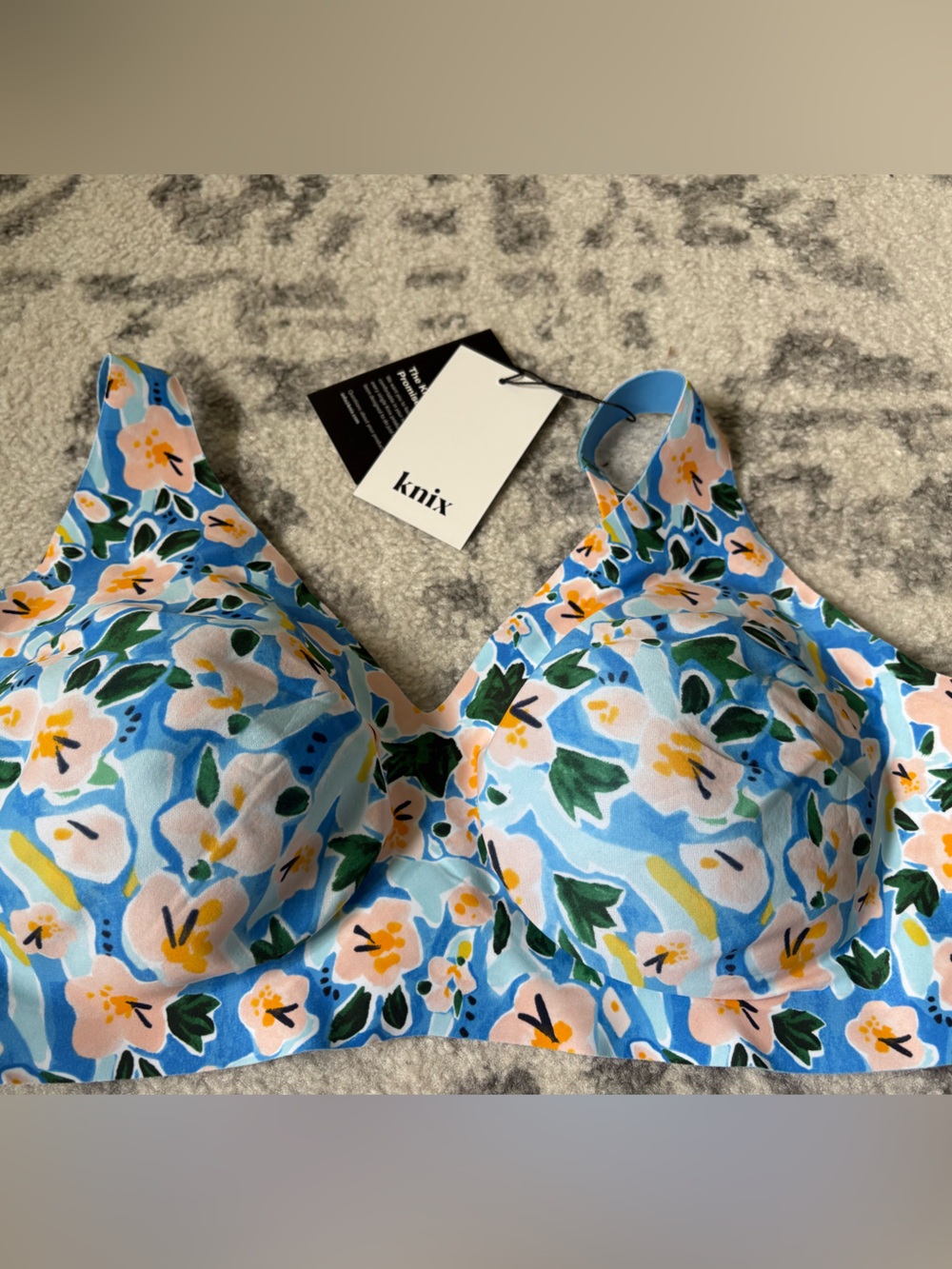 NWT Knix Revolution V Neck Bra M++